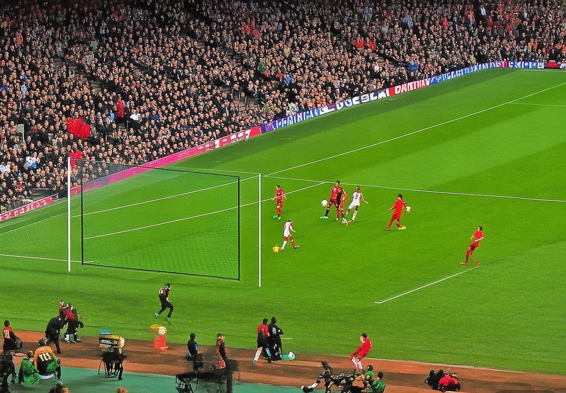 曼联利物浦2008-2009赛季巅峰对决：战术火花与球星对决纪实(图2)